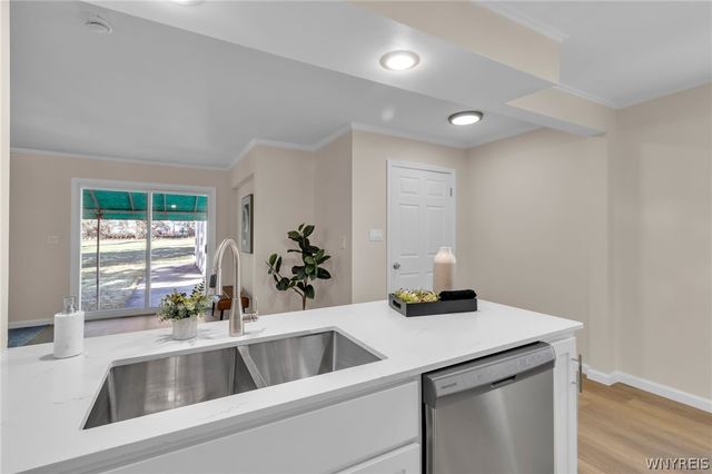 262 Vicksburg Avenue, Tonawanda, NY 14150