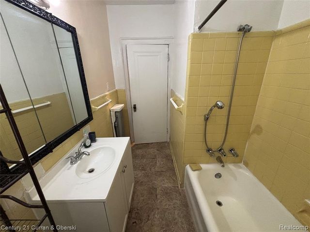 3237 Calvert Street, Detroit, MI 48206