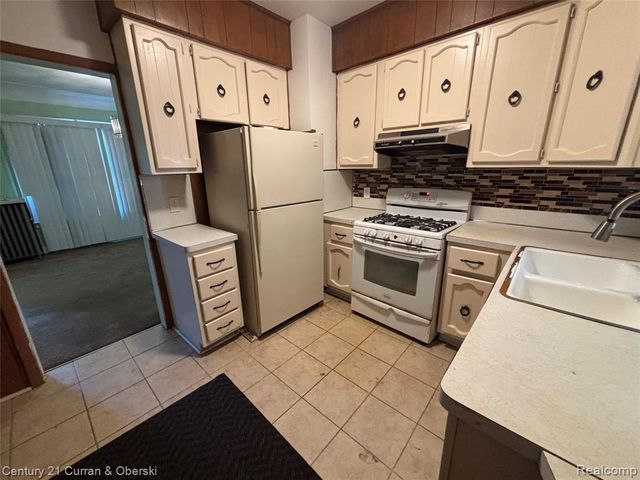 3237 Calvert Street, Detroit, MI 48206
