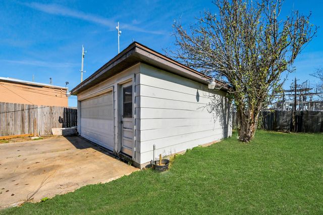 8011 La Roche Lane, Houston, TX 77036