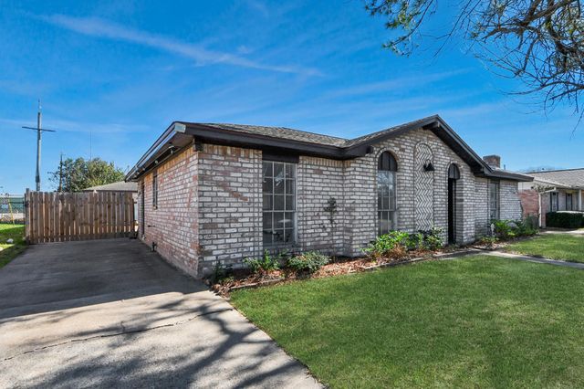 8011 La Roche Lane, Houston, TX 77036