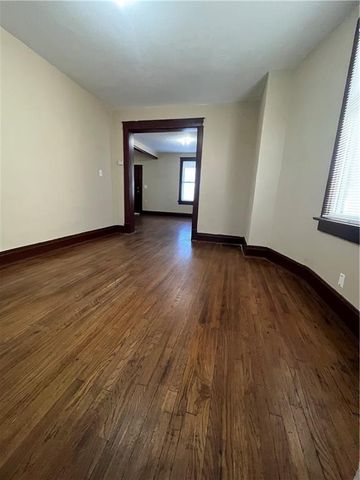 3907 E 9th Street, Kansas City, MO 64127