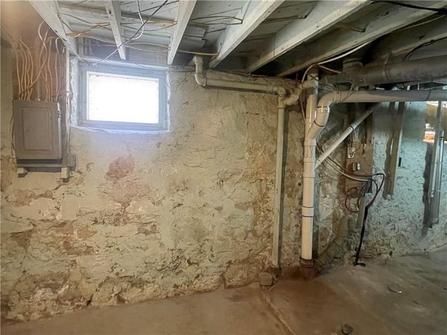 3907 E 9th Street, Kansas City, MO 64127