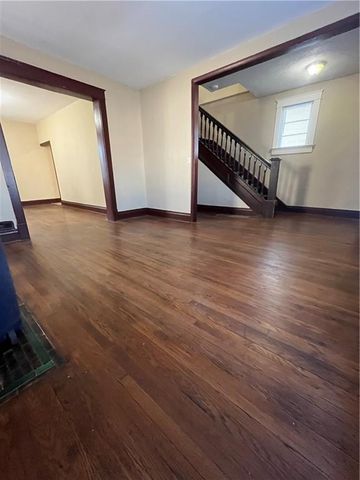 3907 E 9th Street, Kansas City, MO 64127
