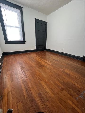 3907 E 9th Street, Kansas City, MO 64127