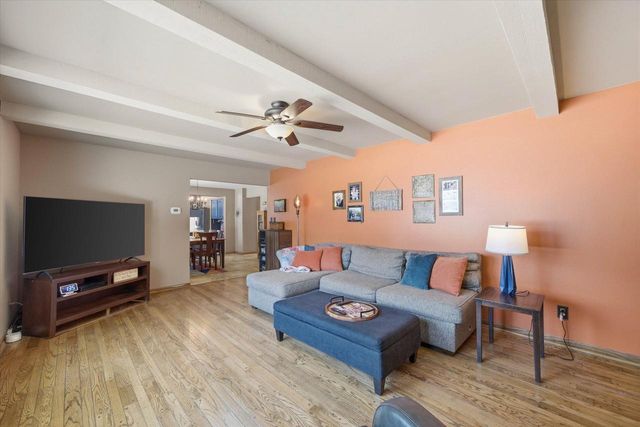 10726 Crestview DRIVE, Cedarburg, WI 53012