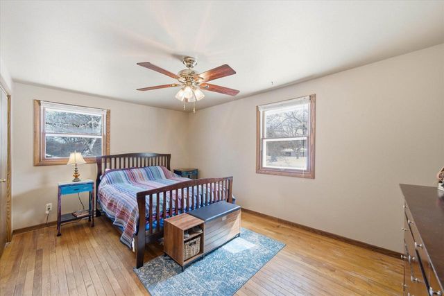 10726 Crestview DRIVE, Cedarburg, WI 53012