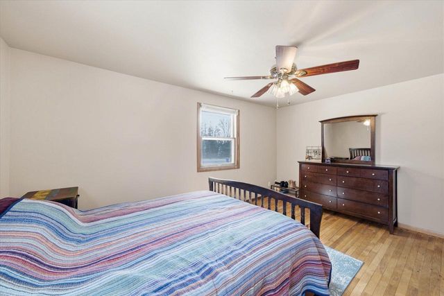 10726 Crestview DRIVE, Cedarburg, WI 53012