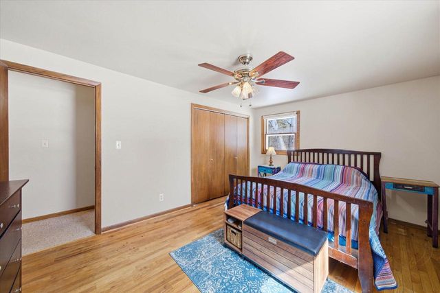 10726 Crestview DRIVE, Cedarburg, WI 53012