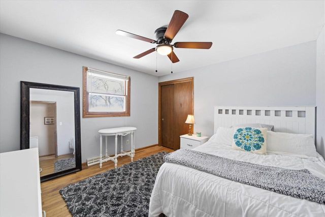 10726 Crestview DRIVE, Cedarburg, WI 53012