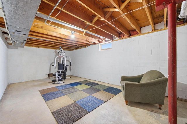 10726 Crestview DRIVE, Cedarburg, WI 53012