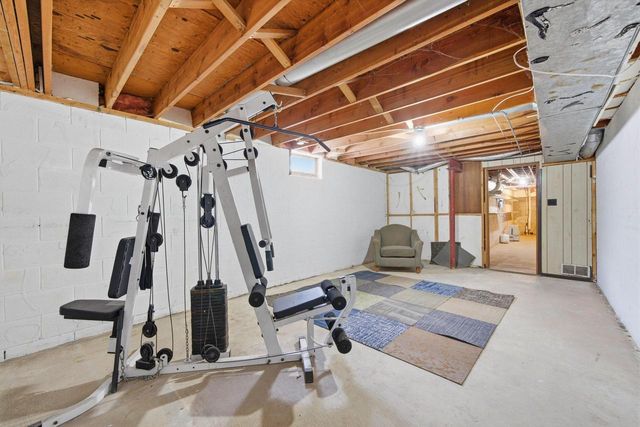 10726 Crestview DRIVE, Cedarburg, WI 53012