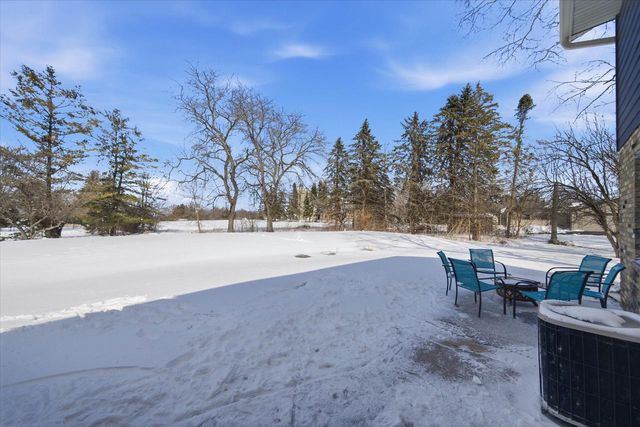 10726 Crestview DRIVE, Cedarburg, WI 53012