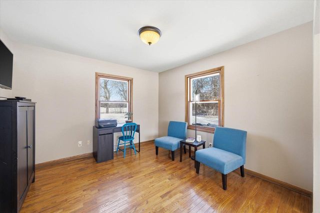 10726 Crestview DRIVE, Cedarburg, WI 53012