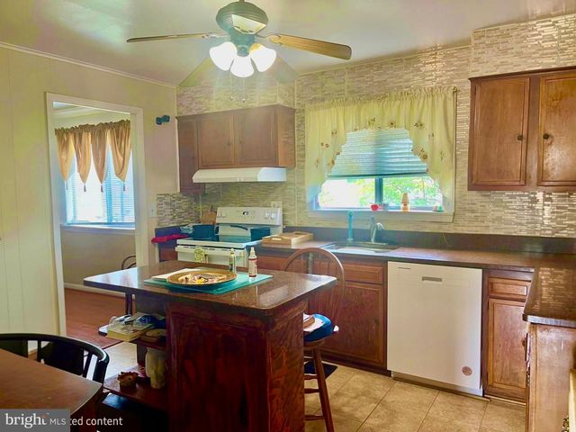 2200 OAKTREE LN, Temple Hills, MD 20748