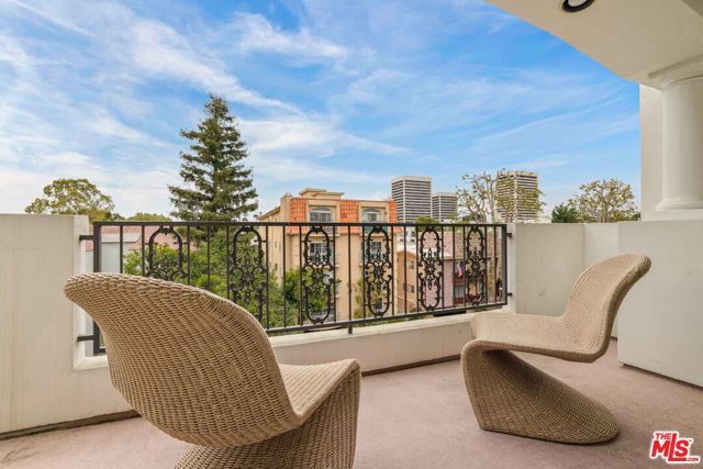 1878 Greenfield Avenue PH1, Los Angeles, CA 90025