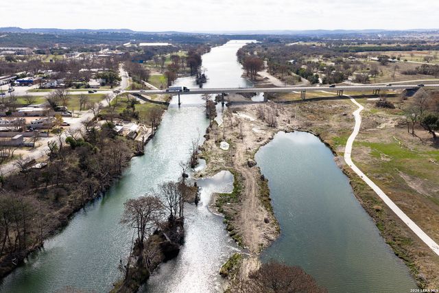 2106 Waterfront Dr, Kerrville, TX 78028