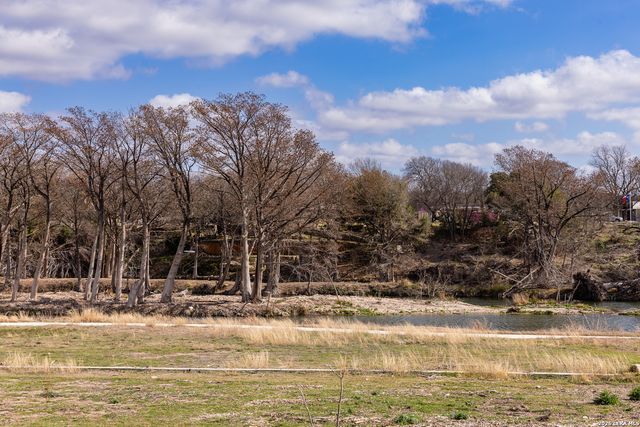 2106 Waterfront Dr, Kerrville, TX 78028