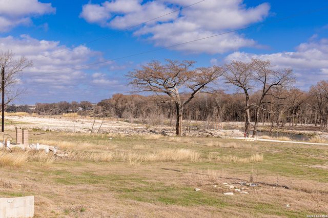 2106 Waterfront Dr, Kerrville, TX 78028