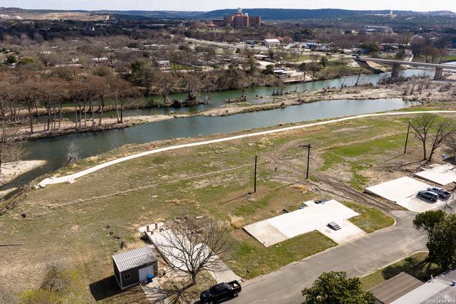 2106 Waterfront Dr, Kerrville, TX 78028