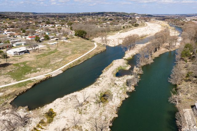 2106 Waterfront Dr, Kerrville, TX 78028