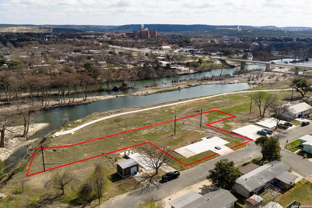 2106 Waterfront Dr, Kerrville, TX 78028