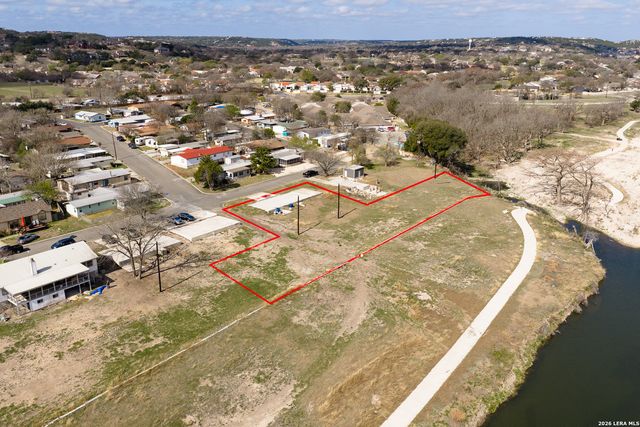 2106 Waterfront Dr, Kerrville, TX 78028