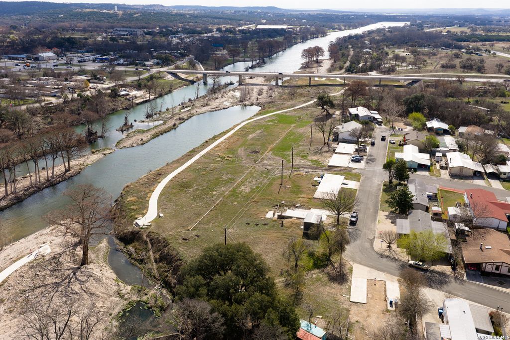 2106 Waterfront Dr, Kerrville, TX 78028