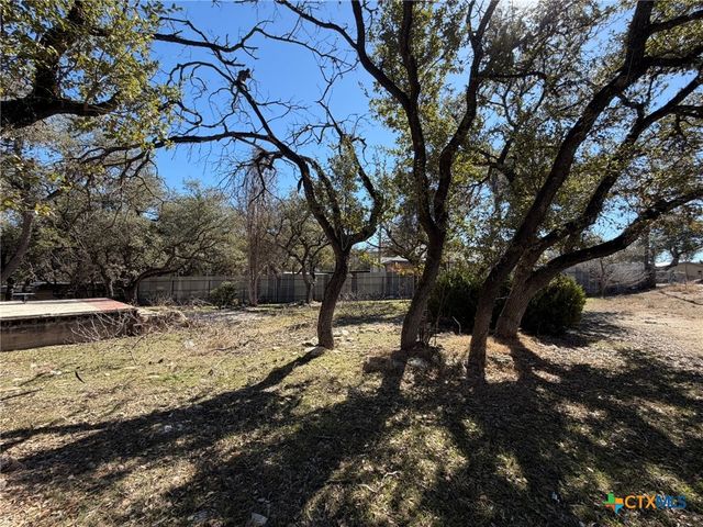 618 W Clark Street, Canyon Lake, TX 78133