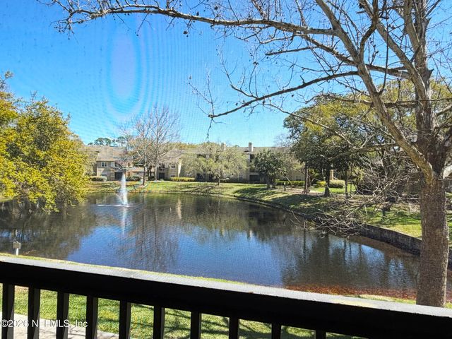 11 11 ARBOR CLUB Drive 214, Palm Valley, FL 32082