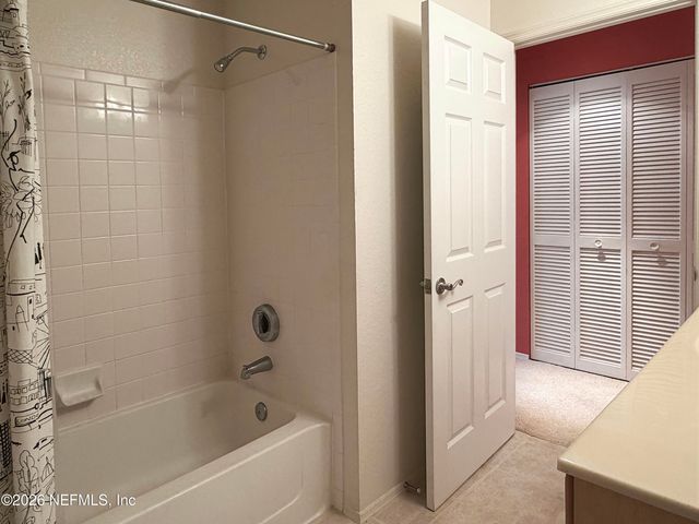 11 11 ARBOR CLUB Drive 214, Palm Valley, FL 32082