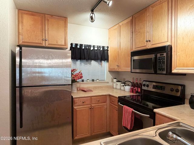 11 11 ARBOR CLUB Drive 214, Palm Valley, FL 32082