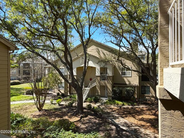 11 11 ARBOR CLUB Drive 214, Palm Valley, FL 32082