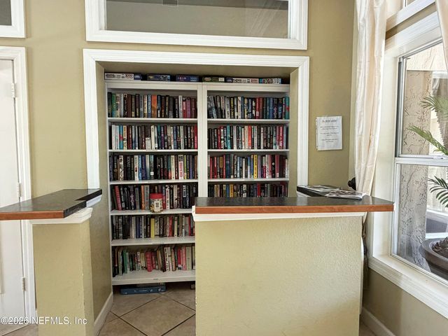 11 11 ARBOR CLUB Drive 214, Palm Valley, FL 32082