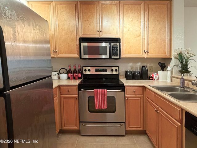 11 11 ARBOR CLUB Drive 214, Palm Valley, FL 32082