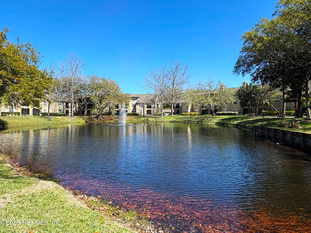 11 11 ARBOR CLUB Drive 214, Palm Valley, FL 32082