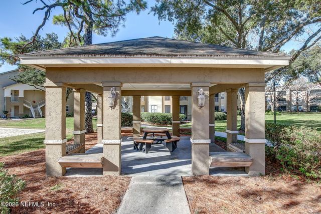 11 11 ARBOR CLUB Drive 214, Palm Valley, FL 32082