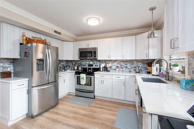 15 TURNER STREET 4, Clearwater, FL 33756