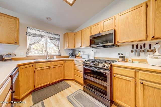 8811 N Davis Circle, Hayden, ID 83835
