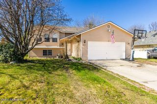 8811 N Davis Circle, Hayden, ID 83835