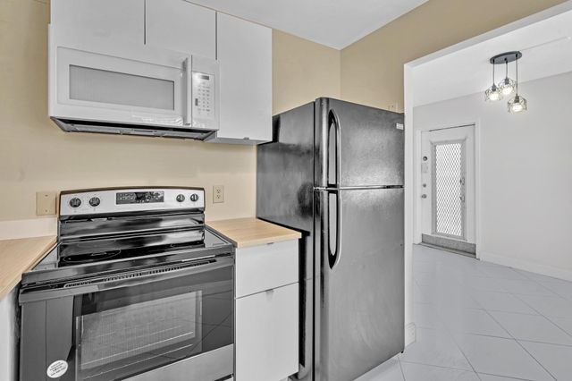 365 Flanders H, Delray Beach, FL 33484