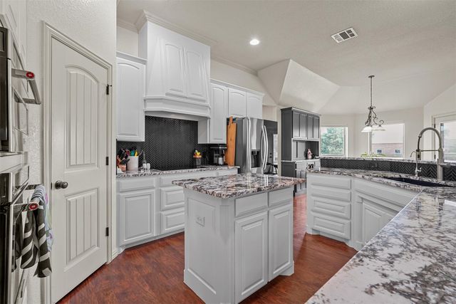 120 Kristin Drive, Aledo, TX 76008