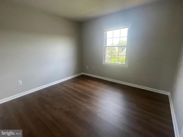 3 CROSS CUT LN, Fredericksburg, VA 22405