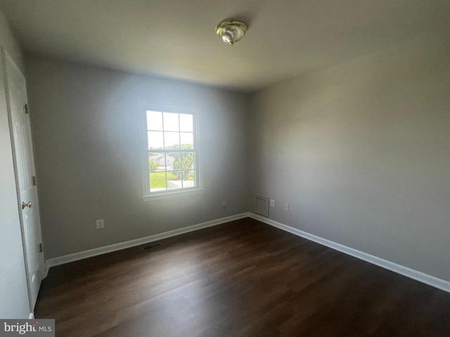3 CROSS CUT LN, Fredericksburg, VA 22405