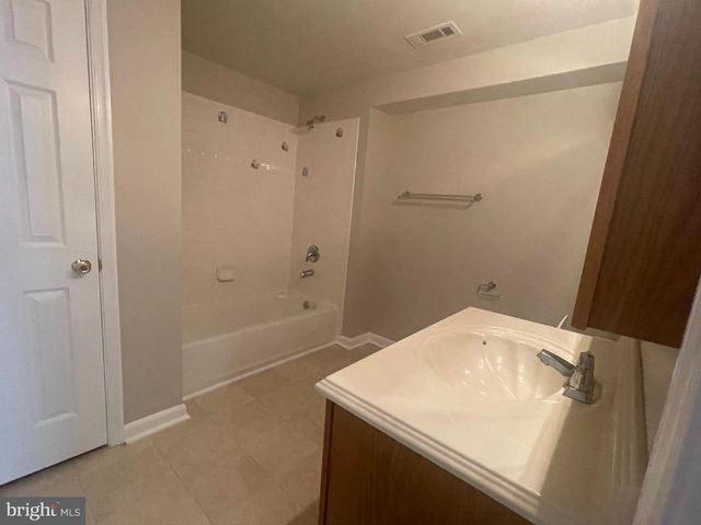 3 CROSS CUT LN, Fredericksburg, VA 22405