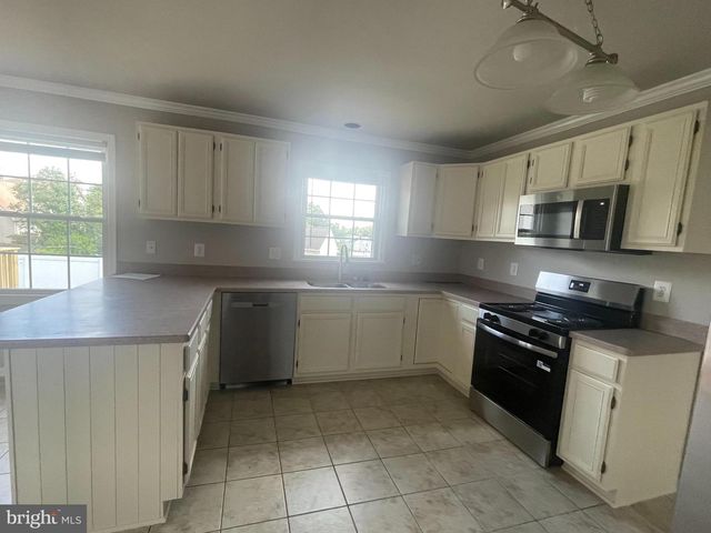 3 CROSS CUT LN, Fredericksburg, VA 22405