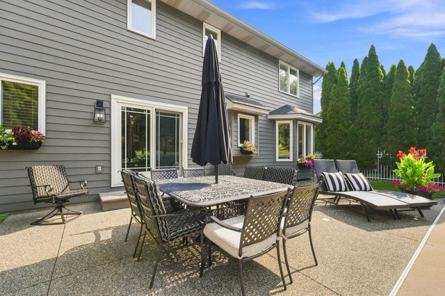 352 Wyndham Circle E, New Brighton, MN 55112