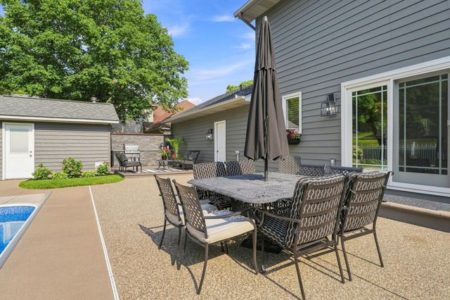 352 Wyndham Circle E, New Brighton, MN 55112