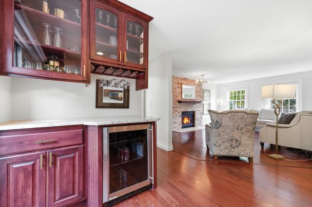 352 Wyndham Circle E, New Brighton, MN 55112