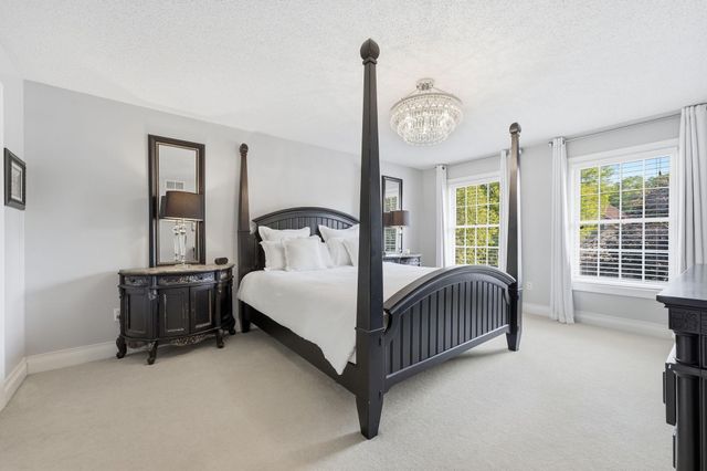 352 Wyndham Circle E, New Brighton, MN 55112